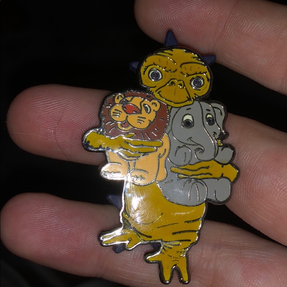 ET Universal Studios Pin